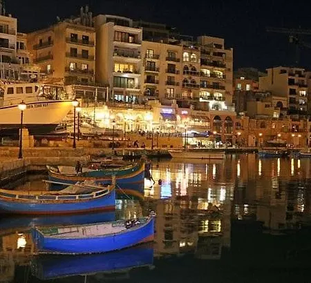 Spinola Apartment *
